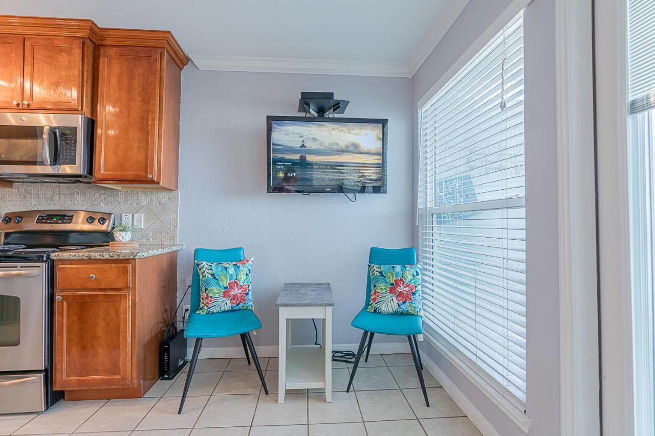 Octopus Gardens Private Boardwalk To The Beach Great Gulf Views Galveston Exterior foto